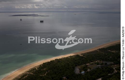 island of Oléron. - © Philip Plisson / Plisson La Trinité / AA25619 - Photo Galleries - Calm sea