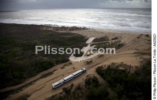 island of Oléron. - © Philip Plisson / Plisson La Trinité / AA25621 - Photo Galleries - Rail transport