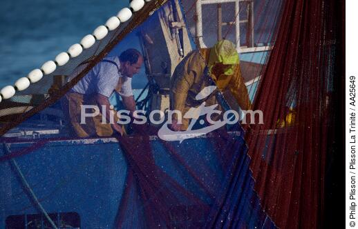 Sardine fishing in the bay of Concarneau - © Philip Plisson / Plisson La Trinité / AA25649 - Photo Galleries - Fishing equipment