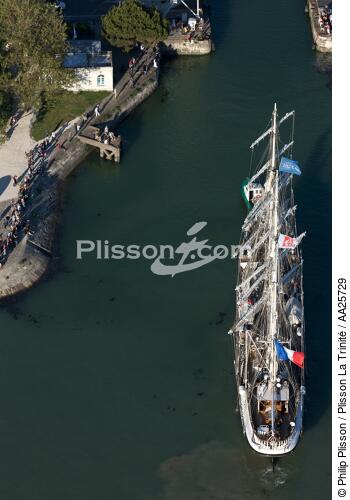 Le Belem a la Rochelle - © Philip Plisson / Plisson La Trinité / AA25729 - Nos reportages photos - Grand voilier