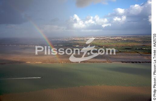 La Seudre river - © Philip Plisson / Plisson La Trinité / AA25733 - Photo Galleries - Rainbow