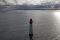 Les Chauveau lighthouse © Philip Plisson / Plisson La Trinité / AA25785 - Photo Galleries - Backlit