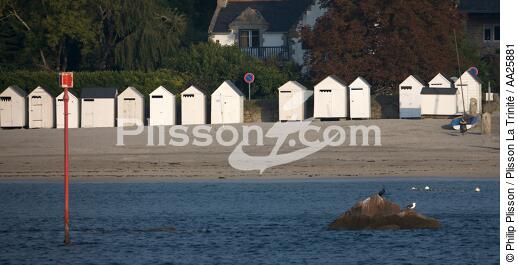 Port Manec'h at the entrance of the Aven river - © Philip Plisson / Plisson La Trinité / AA25881 - Photo Galleries - Finistère