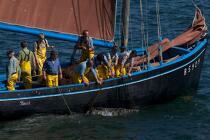 Coquiller en rade de Brest © Philip Plisson / Plisson La Trinité / AA25976 - Nos reportages photos - Equipage