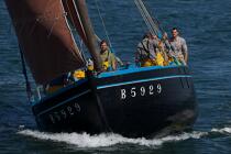 Coquiller en rade de Brest © Philip Plisson / Plisson La Trinité / AA25983 - Nos reportages photos - Equipage