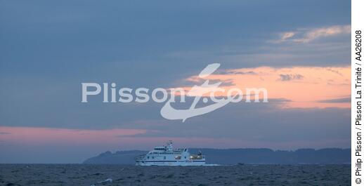 the ferry through liaison Belle-Ile - Quiberon - © Philip Plisson / Plisson La Trinité / AA26208 - Photo Galleries - Belle-Ile