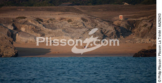 On the Wild Coast of Quiberon. - © Philip Plisson / Plisson La Trinité / AA26243 - Photo Galleries - Beach