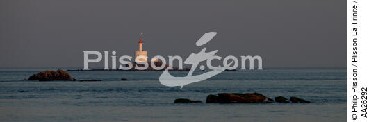 Le phare de la Teignouse. - © Philip Plisson / Plisson La Trinité / AA26292 - Nos reportages photos - Phare [56]
