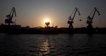 Coucher de soleil sur le port de Lorient. ©  / Plisson La Trinité / AA26453 - Nos reportages photos - Lorient