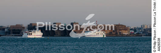 La base de sous-marins de Kéroman - © Philip Plisson / Plisson La Trinité / AA26538 - Nos reportages photos - Lorient