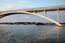 Le pont de Kérisper sur la rivière de Crac'h © Philip Plisson / Plisson La Trinité / AA26558 - Nos reportages photos - Rivière [56]
