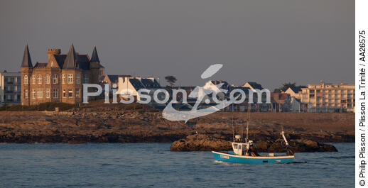 Le château Turpault à Quiberon - © Philip Plisson / Plisson La Trinité / AA26575 - Nos reportages photos - Bateau de pêche