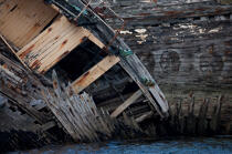 Wrecks of tuna fishing boat in Plouhinec © Philip Plisson / Plisson La Trinité / AA26602 - Photo Galleries - Plouhinec