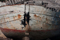 Wrecks of tuna fishing boat in Plouhinec © Philip Plisson / Plisson La Trinité / AA26609 - Photo Galleries - Plouhinec