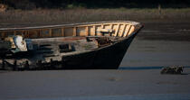 Wreck on the Blavet. © Philip Plisson / Plisson La Trinité / AA26667 - Photo Galleries - From Bénodet to Etel