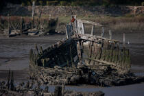 Wreck on the Blavet. © Philip Plisson / Plisson La Trinité / AA26673 - Photo Galleries - River