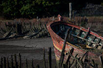 Wreck on the Blavet. © Philip Plisson / Plisson La Trinité / AA26674 - Photo Galleries - Shipwreck
