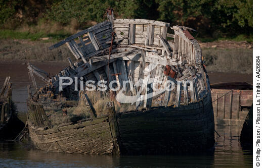 Wreck on the Blavet. - © Philip Plisson / Plisson La Trinité / AA26684 - Photo Galleries - River