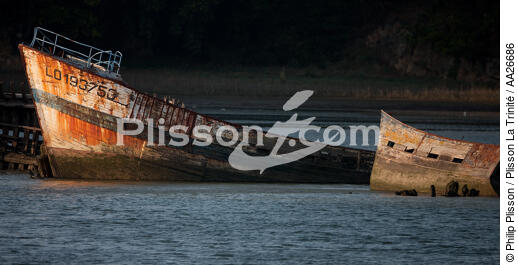 Wreck on the Blavet. - © Philip Plisson / Plisson La Trinité / AA26686 - Photo Galleries - Shipwreck