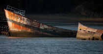 Wreck on the Blavet. © Philip Plisson / Plisson La Trinité / AA26686 - Photo Galleries - Blavet [The River of]