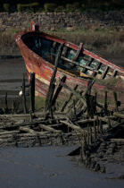 Wreck on the Blavet. © Philip Plisson / Plisson La Trinité / AA26692 - Photo Galleries - From Bénodet to Etel