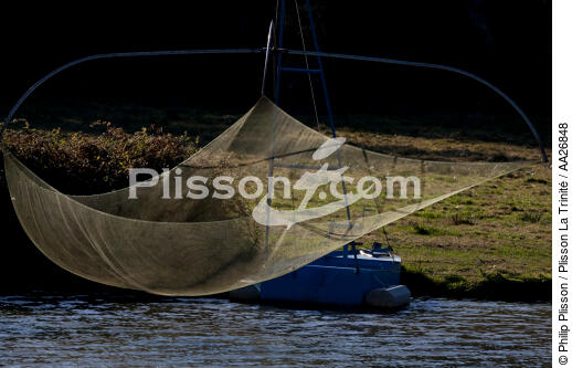La Vilaine river - © Philip Plisson / Plisson La Trinité / AA26848 - Photo Galleries - Square net fishing