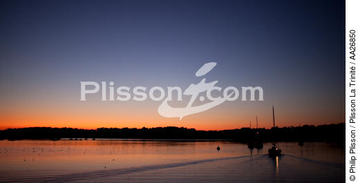 La Vilaine - © Philip Plisson / Plisson La Trinité / AA26850 - Nos reportages photos - Coucher de soleil
