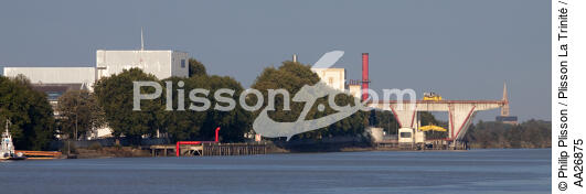 La Loire - © Philip Plisson / Plisson La Trinité / AA26875 - Nos reportages photos - Usine