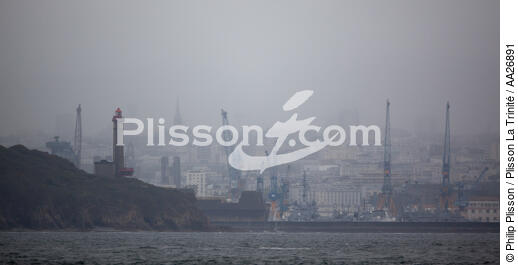 Le port de Brest. - © Philip Plisson / Plisson La Trinité / AA26891 - Nos reportages photos - Ville [29]
