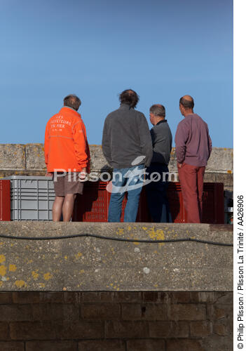 In the port of Groix - © Philip Plisson / Plisson La Trinité / AA26906 - Photo Galleries - Man
