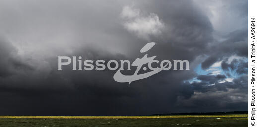 Grain sur la côte de Jade - © Philip Plisson / Plisson La Trinité / AA26914 - Nos reportages photos - Ciel de grain