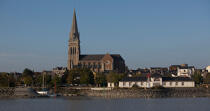 The Loire river © Philip Plisson / Plisson La Trinité / AA26984 - Photo Galleries - Church steeple