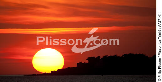 The Pouliguen - © Philip Plisson / Plisson La Trinité / AA27141 - Photo Galleries - Sun