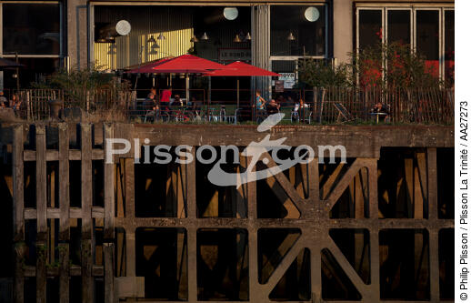 Nantes - © Philip Plisson / Plisson La Trinité / AA27273 - Photo Galleries - Quay