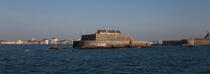 Le Fort National devant Saint-Malo © Philip Plisson / Plisson La Trinité / AA27324 - Nos reportages photos - Saint-Malo