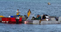 Pêcheurs à Loguivy-de-la-mer © Philip Plisson / Plisson La Trinité / AA27330 - Nos reportages photos - De Paimpol aux Sept-Iles
