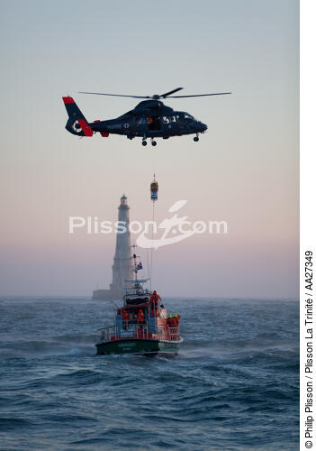 Port Médoc Lifeboat - © Philip Plisson / Plisson La Trinité / AA27349 - Photo Galleries - Helicopter winching