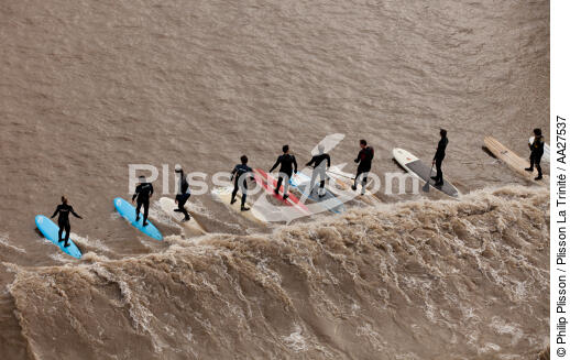 Le Mascaret sur la Dodogne - © Philip Plisson / Plisson La Trinité / AA27537 - Nos reportages photos - Surf