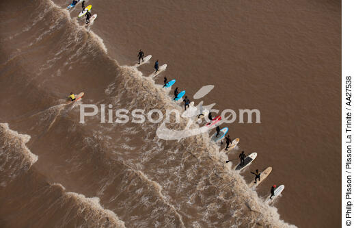 Le Mascaret sur la Dodogne - © Philip Plisson / Plisson La Trinité / AA27538 - Nos reportages photos - Surf