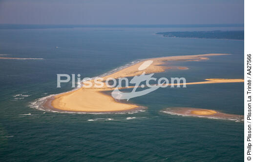 The Arguin sand bank - © Philip Plisson / Plisson La Trinité / AA27566 - Photo Galleries - Big tides