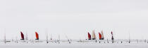A la sortie du chenal de la Trinité © Philip Plisson / Plisson La Trinité / AA27597 - Nos reportages photos - Mer calme