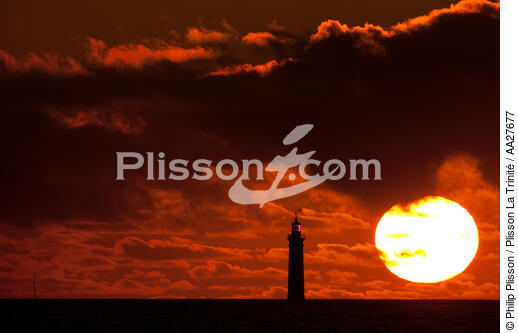 Chauveau lighthouse - © Philip Plisson / Plisson La Trinité / AA27677 - Photo Galleries - Sky
