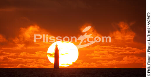 Chauveau lighthouse - © Philip Plisson / Plisson La Trinité / AA27679 - Photo Galleries - Sunset