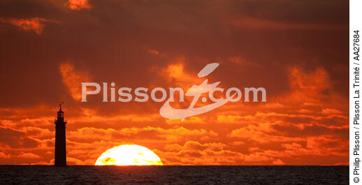 Phare de Chauveau - © Philip Plisson / Plisson La Trinité / AA27684 - Nos reportages photos - Soleil