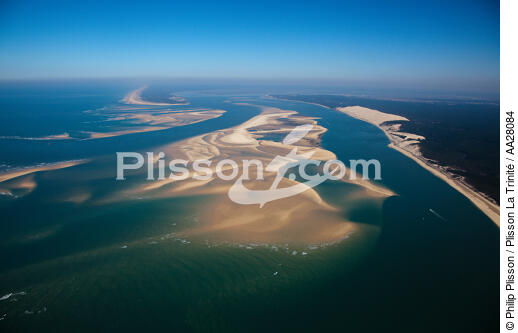 Arguin Sand Bank - © Philip Plisson / Plisson La Trinité / AA28084 - Photo Galleries - Tide