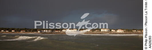 Jard-sur-mer - © Philip Plisson / Plisson La Trinité / AA28283 - Photo Galleries - Stormy sky