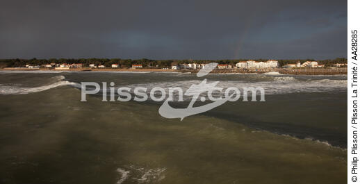 Jard-sur-mer - © Philip Plisson / Plisson La Trinité / AA28285 - Nos reportages photos - Ciel gris