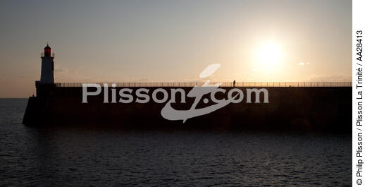 Les Sables d'Olonne - © Philip Plisson / Plisson La Trinité / AA28413 - Nos reportages photos - Port