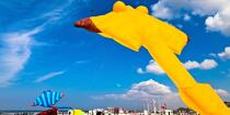 International Meetings of kites in Berck sur Mer [AT] © Philip Plisson / Plisson La Trinité / AA28681 - Photo Galleries - Non-nautical sports