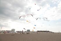 International Meetings of kites in Berck sur Mer [AT] © Philip Plisson / Plisson La Trinité / AA28686 - Photo Galleries - Framing